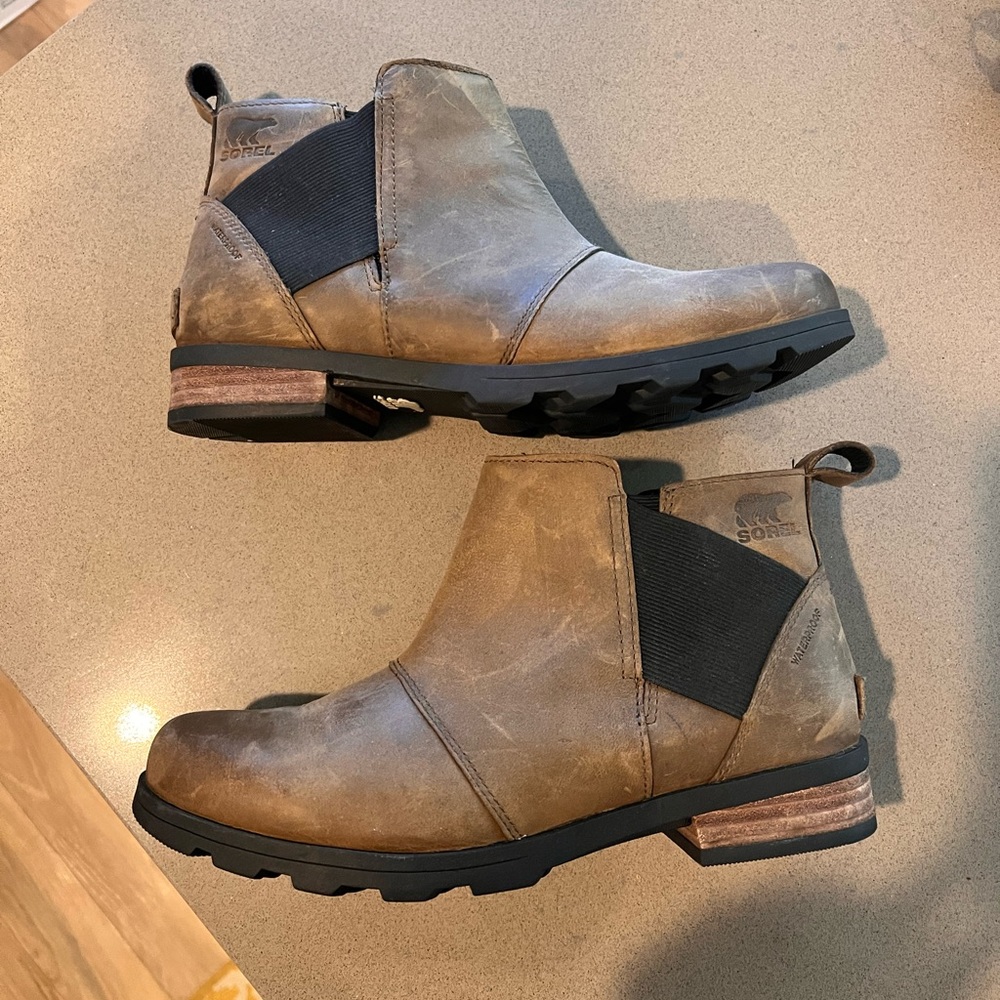 COPY - Sorel EMELIE™ CHELSEA ankle booties. Brown, excellent condition, size 9